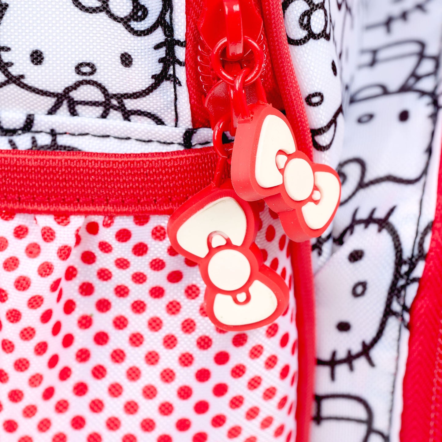 hello-kitty-classic-backpack-cooler-p3 00027925-Z.jpg