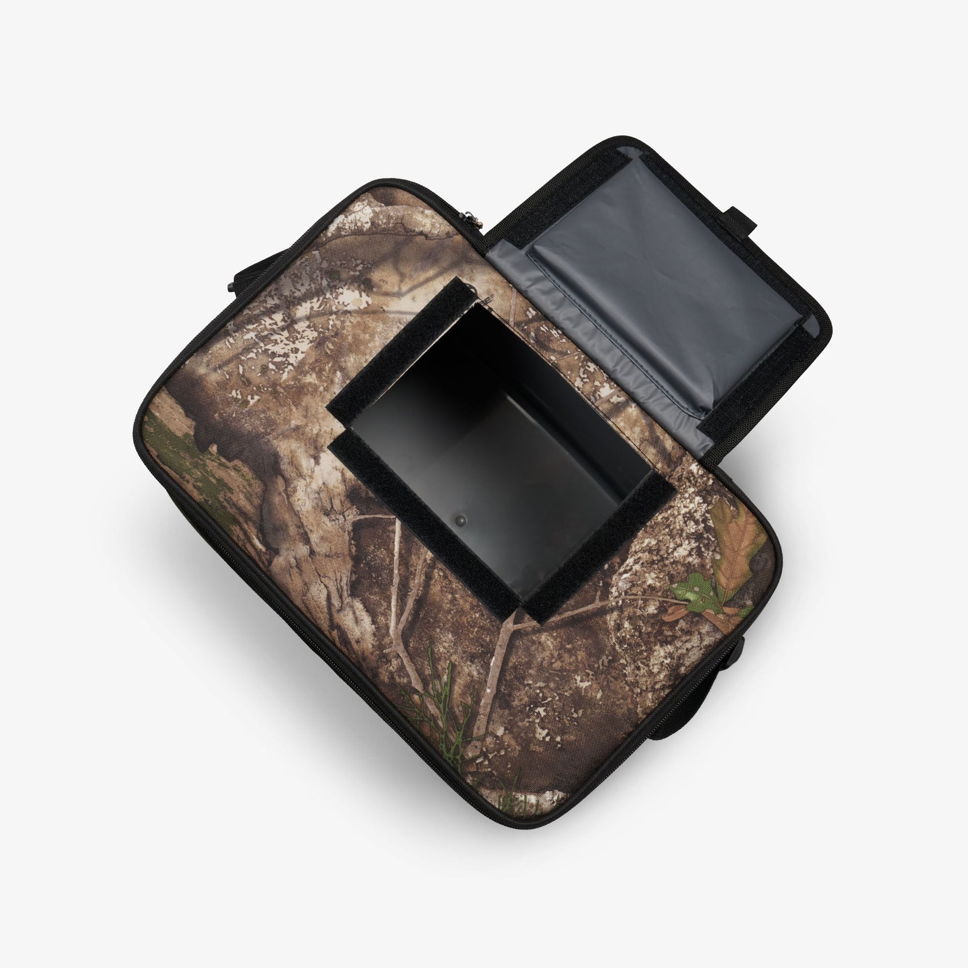 realtree-apx-hlc-28-can-bag-m6 00064354-O3-2025.jpg