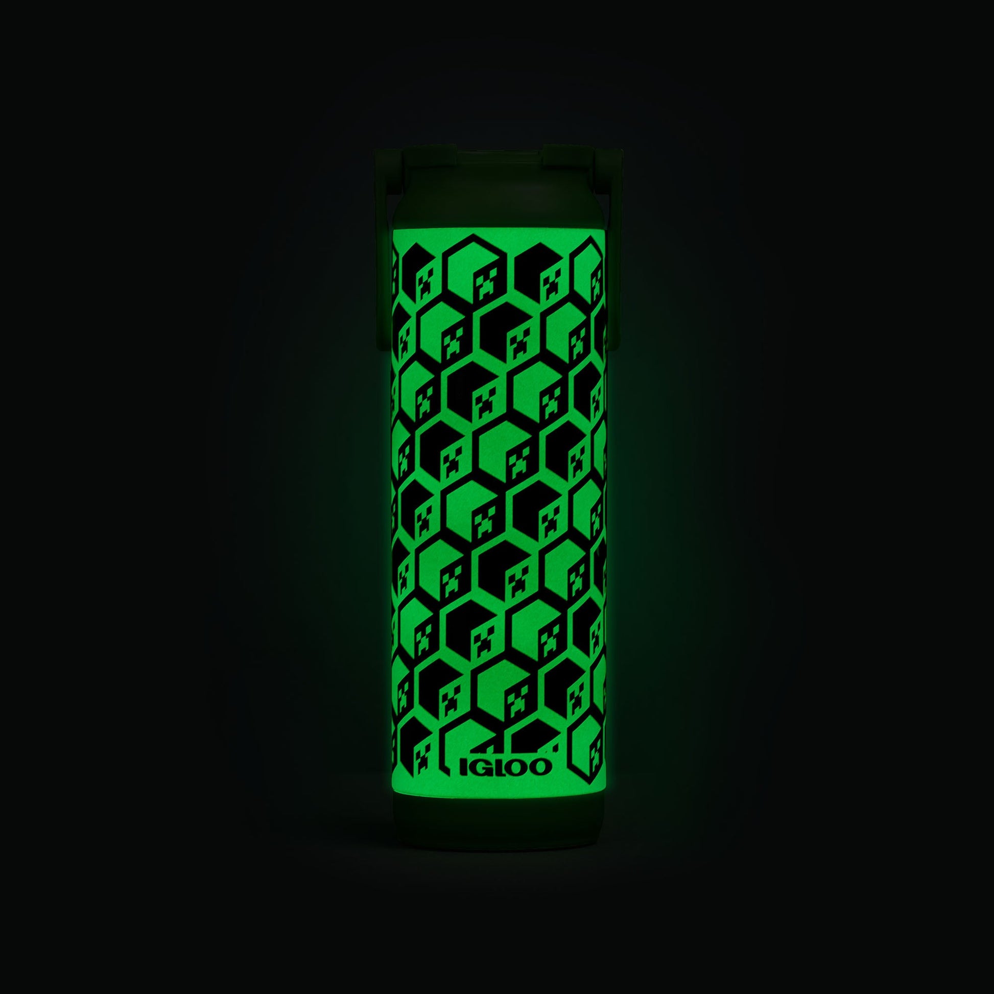 minecraft-creeper-glow-in-the-dark-20-oz-bottle-r7 00071605-GLF.jpg