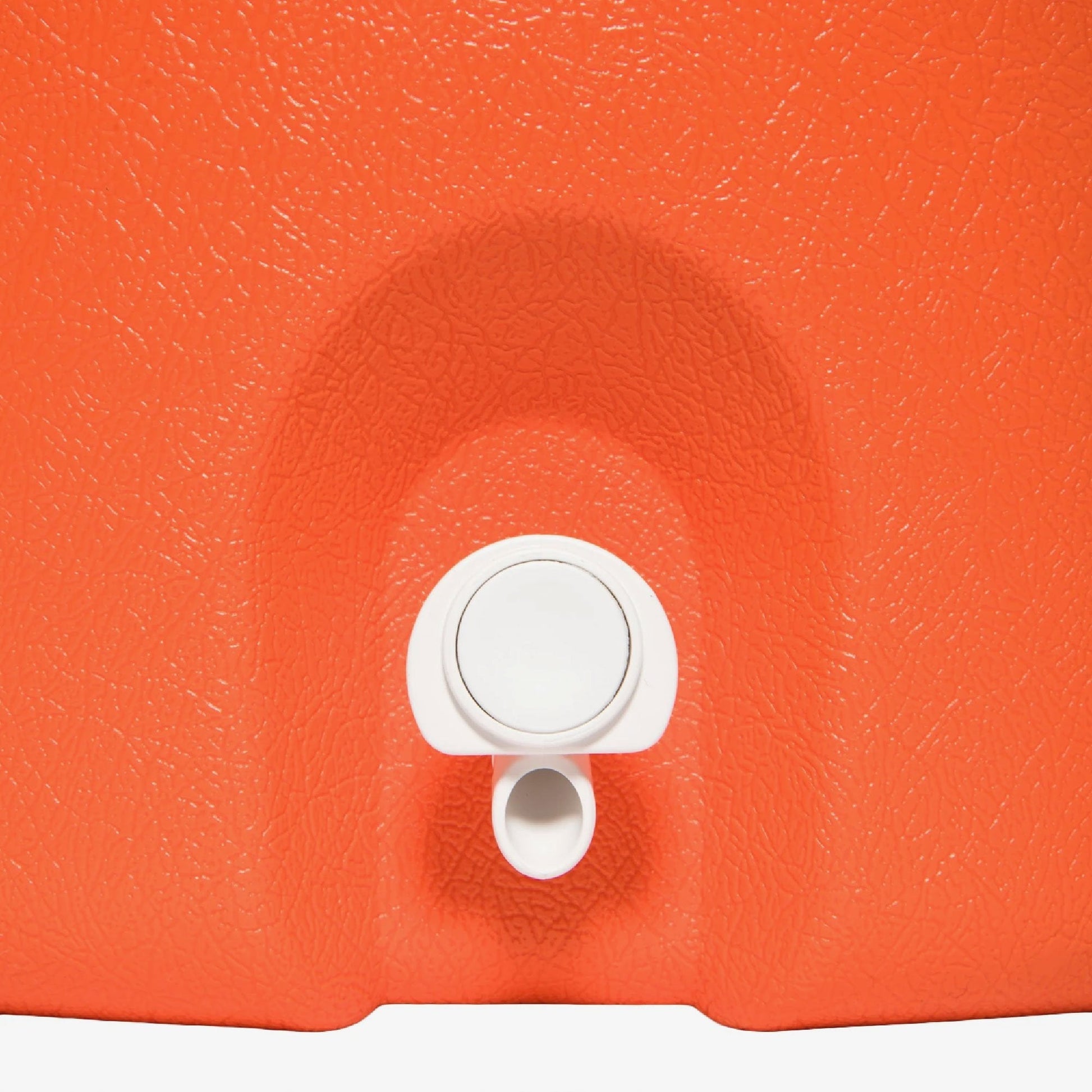 10-gallon-seat-top-water-jug-with-cup-dispenser-t5 42021-10-gallon-seat-top-water-jug-with-cup-dispenser-orange-detail.jpg