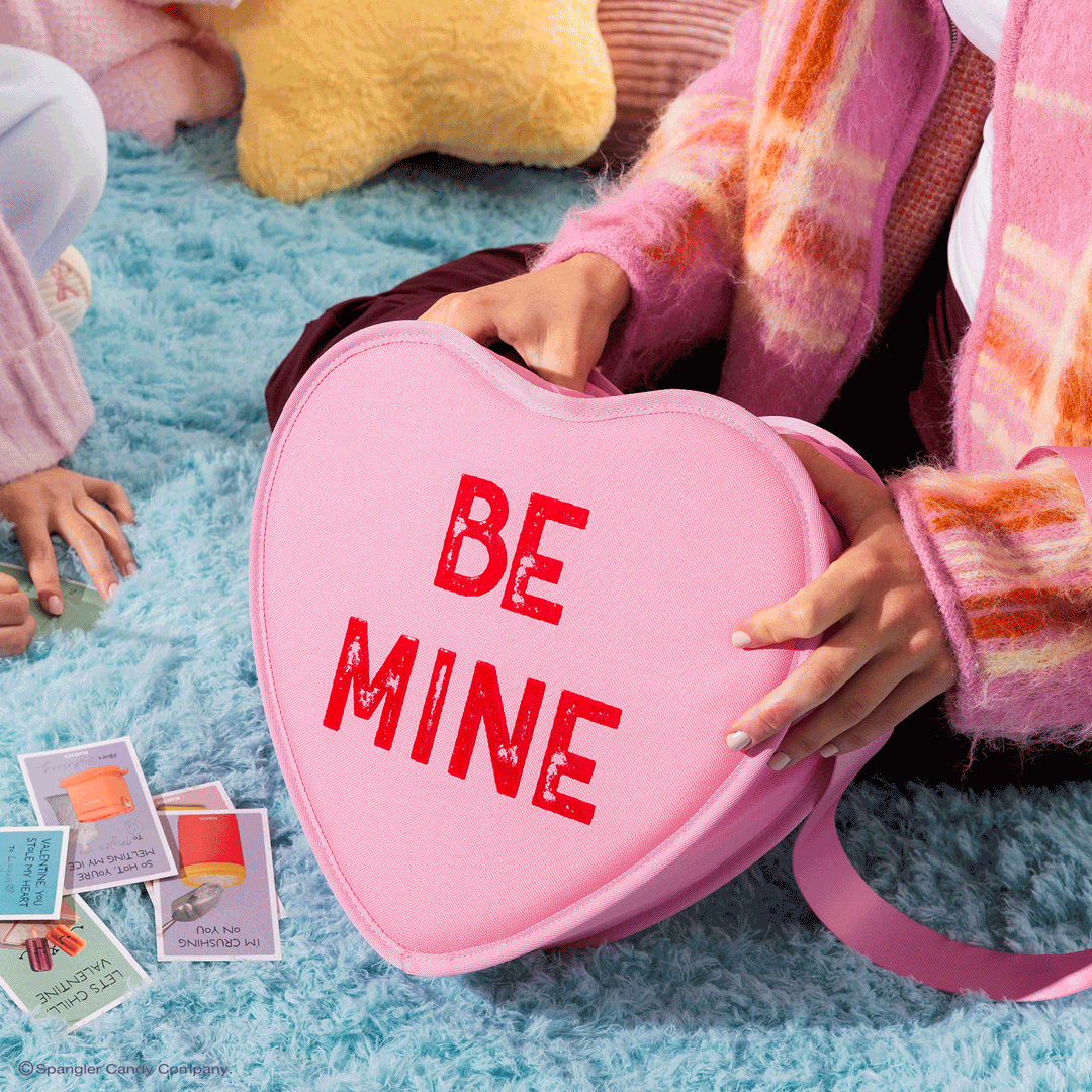 sweethearts-candies-be-mine-cooler-bag-y9 Sweethearts_NATIVE_PDP_Novelty-Tote_GIF.gif